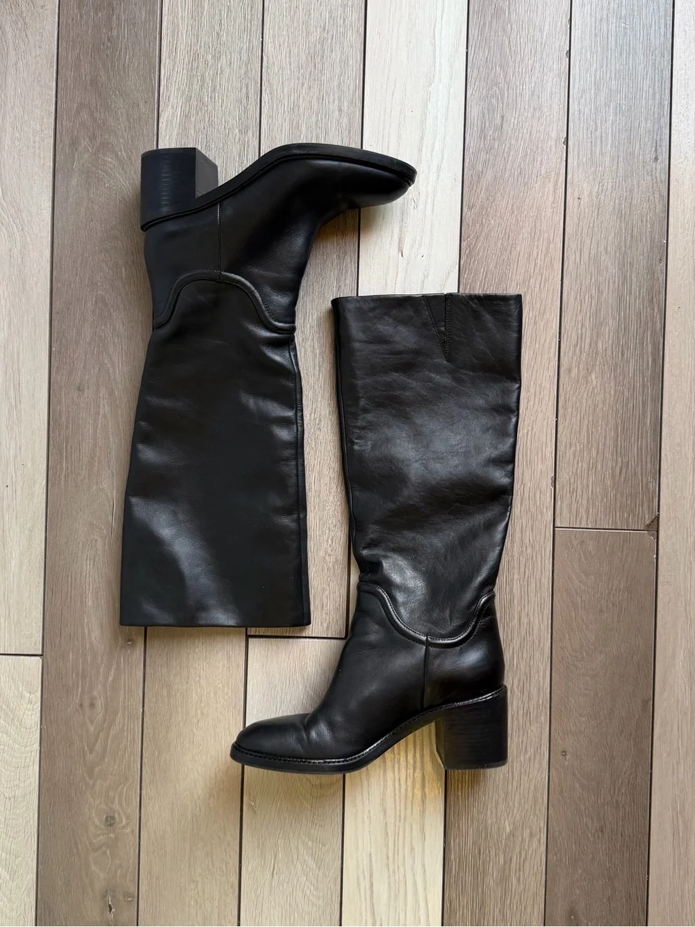 Vince Fabian Block-Heeled Leather Boots - Picture 2 of 8